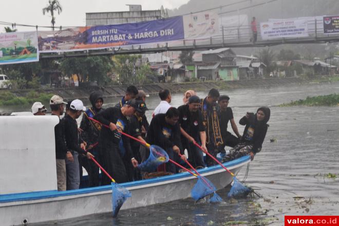 Mahyeldi Minta Warga di Hulu dan Hilir Tidak Buang Sampah ke Sungai