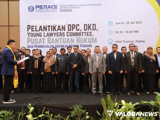 Prof Oto Hasibuan Lantik Pengurus DPC Peradi Padang, Ini Harapan Wako Padang
