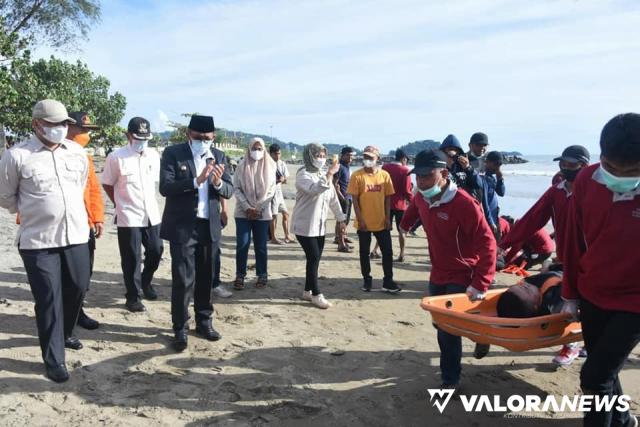 Balawista dan Dinas Pariwisata Padang Latih Tim Penyelamat Pantai