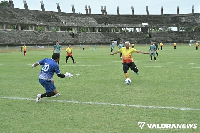 16 Tim Ikuti Kejuaraan Sepakbola Piala Gubernur, Mahyeldi: Sarana Promosi Pentingnya...