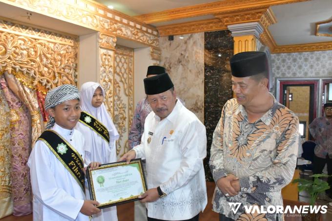 33 Orang Santri Rumah Tahfidz Sahabat Quran Ampang Gadang Ikuti Wisuda, Ini Pesan Bupati...