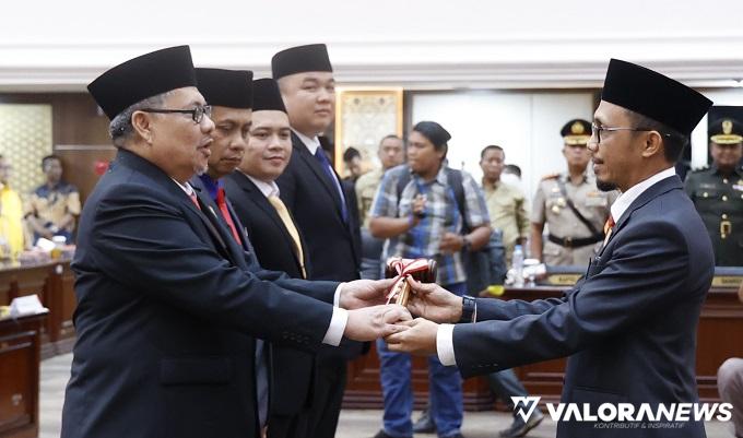 4 Pimpinan DPRD Sumbar 2024-2026 Dikukuhkan, Muhidi: Partai dan Warna Kita Boleh Beda,...