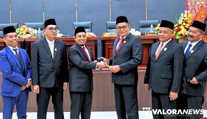 45 Anggota DPRD Padang 2024-2029 Dilantik, Muharlion dan Mastilizal Aye jadi Pimpinan...