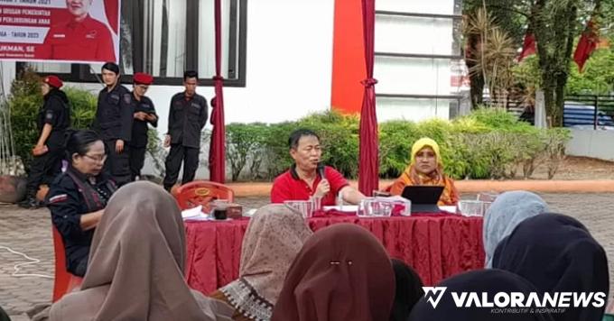 Albert Hendra Lukman Sosialisasikan Bahaya Stunting saat Sosialisasikan Perda No 7 Tahun...