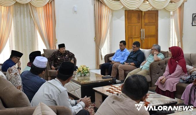 Anggaran Tak Mencukupi untuk Perbaiki 4 Km Jalan, Ini Ajakan Bupati Agam ke Warga Koto...