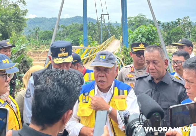 BANJIR PESSEL: Menteri PUPR Tinjau Kerusakan Bencana di Pesisir Selatan