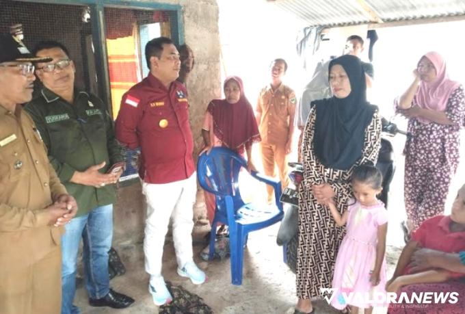 BANTUAN PERBAIKAN RUMAH: Korban Banjir Curhat ke Pj Bupati Era Sukma Munaf