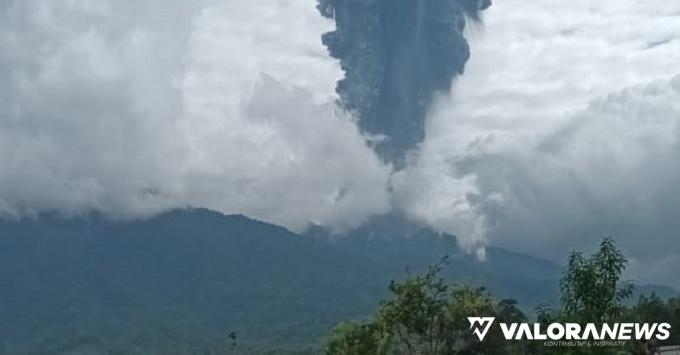 Breaking News! Gunung Marapi Batuk, Semburan Abu Vulkanik sampai ke Tarok Dipo Bukittinggi
