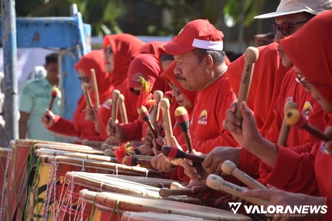 Bupati Agam Bersama Grup Tarak Tacin Meriahkan Reuni Gadang 2024 IASMA Landbouw