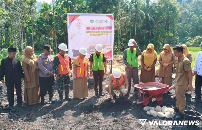 BUPATI PESSEL Letakkan Batu Pertama Pembangunan Puskesmas Lumpo