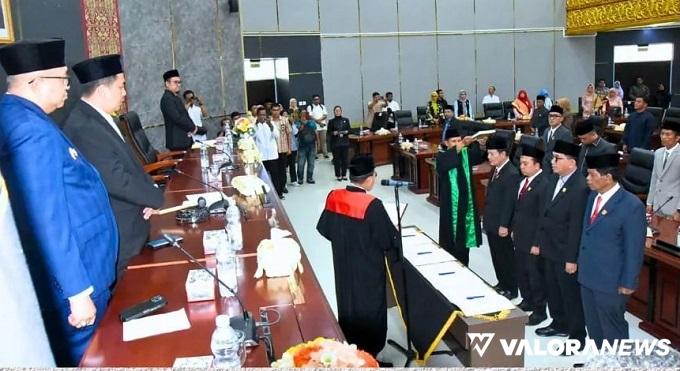 DPRD Padang Sahkan Peraturan Tata Tertib dan 4 Pimpinan Defenitif