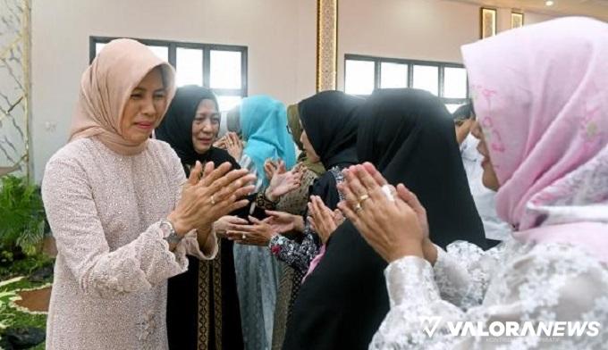 DWP Sumut Lepas Anggota Pergi Haji dengan Tradisi Tepung Tawar