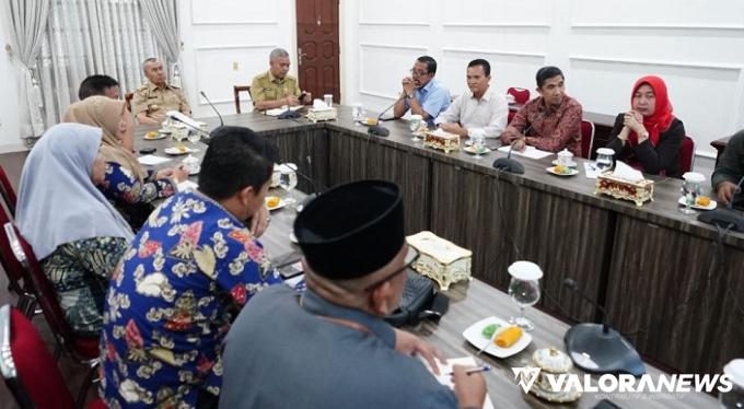 Gubernur Riau Bahas Persiapan PPDB Bersama Kepala Sekolah, Ini Masalah yang jadi Temuan