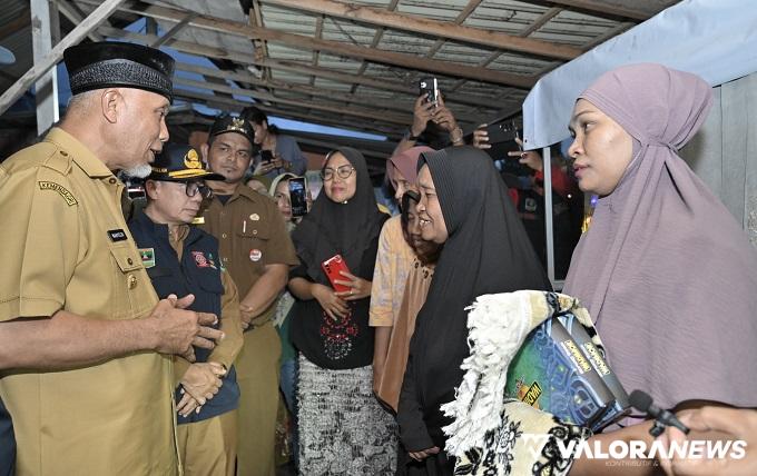 Gubernur Sumbar Bantu Korban Kebakaran di Pampangan, Ini Isi Bantuannya