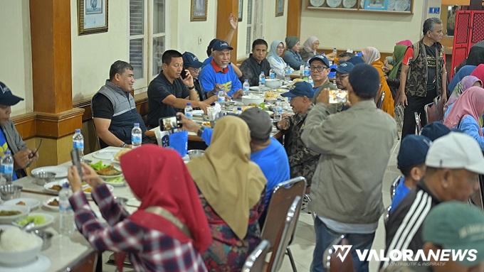 Gubernur Sumbar Hadiri Jamuan Makan Malam Pulang Basamo Angkatan 86 SMAN 1 Landbouw