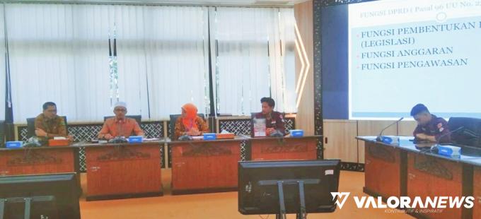 Irsyad Syafar Jelaskan Tugas dan Fungsi DPRD ke Dewan Perwakilan Masyarakat Mahasiswa UBH
