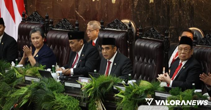 Ketua MPR RI, Ahmad Muzani saat memimpin Sidang Paripurna...