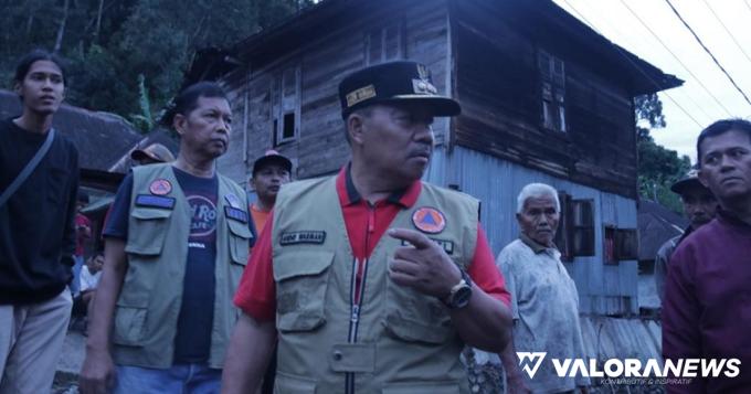 Longsor Tanjung Sani, Puluhan Rumah Warga Tertimbun
