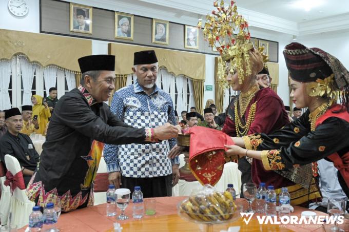 Mahyeldi Gelar Jamuan Makan Malam untuk Gubernur Riau Jelang Penobatan Gelar Adat oleh...