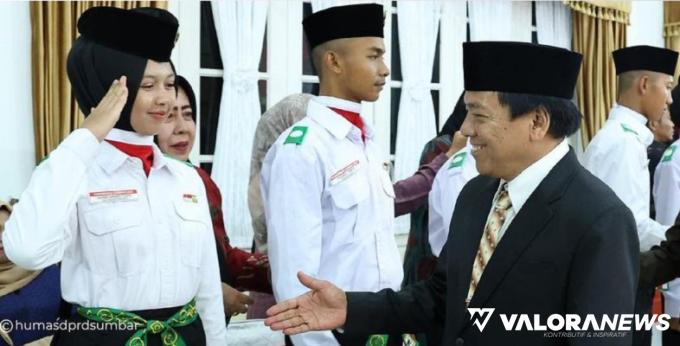 Paskibra Sumbar Dikukuhkan, Ini Pesan Wakil Ketua DPRD Sumbar Suwirpen