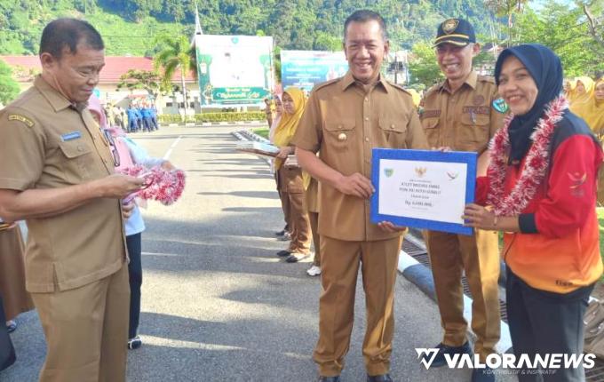 PEMKAB PESSEL Beri Penghargaan Atlet PON XXI di Sumut - Aceh