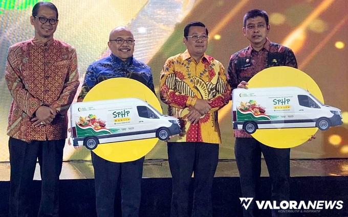 Pemprov Sumbar Raih Bapanas Award 2024, Terima Hadiah Mobil SPHP