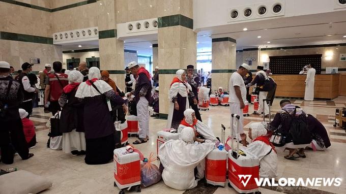 Pemulangan Jemaah Haji Kloter 31 Embarkasi Makassar Delay 39 Jam