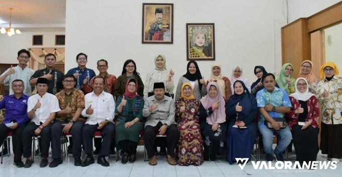 Pengabdian Masyarakat UNJ Gelar Pengabdian Masyarakat di Agam, Latih Guru SD dan SMP...
