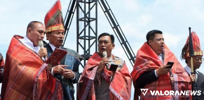 Pesta Syukuran Parna Indonesia, Edy Rahmayadi Dipakaikan Ulos Holong