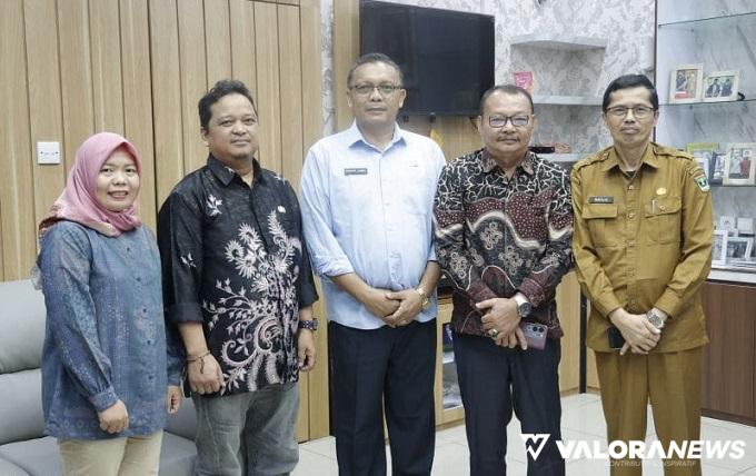 Pimpinan Sementara DPRD Mentawai Konsultasikan Hak dan Kewenangan dengan Sekretaris DPRD...