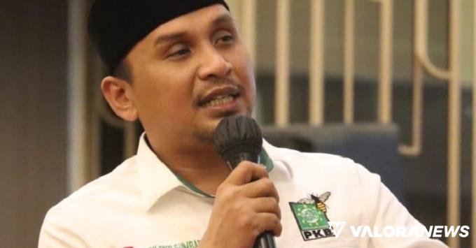 PKB, Nasdem dan PKS Gelar Nonton Bareng Pendaftaran AMIN ke KPU RI di Restoran Sate...