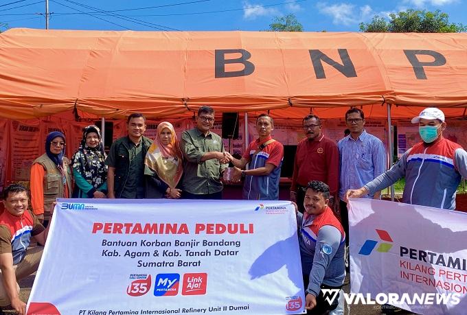 PT KPI Dumai Serahkan Bantuan Uang Tunai Rp100 Juta untuk Korban Banjir Lahar Dingin di...