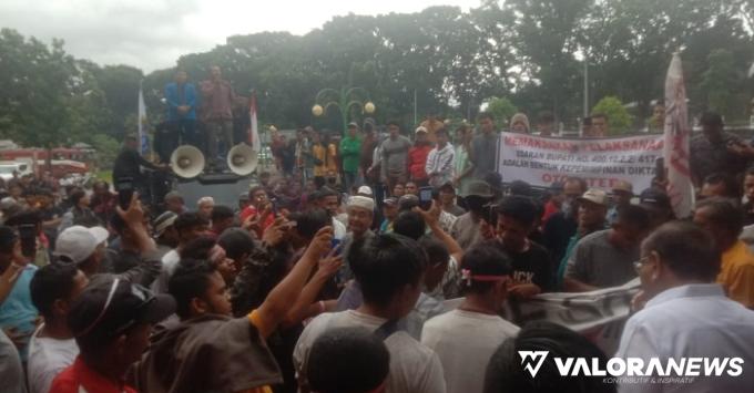 Ratusan Warga Taming Batahan Gelar Demo ke DPRD, Ini Tuntutannya