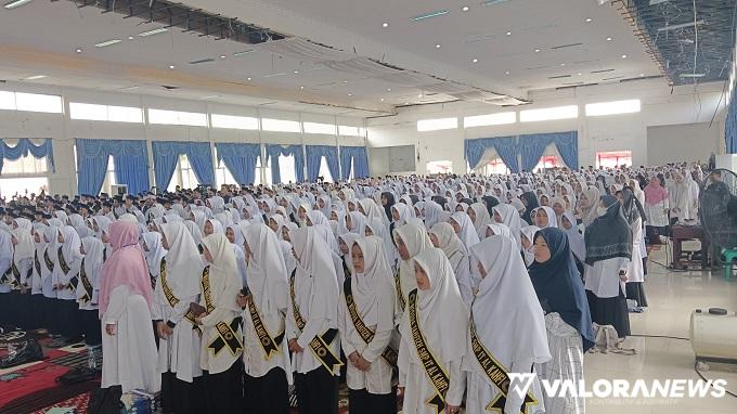 Ribuan Siwa Ikuti Wisuda Tahfiz, Bupati Canangkan Pasbar jadi Kabupaten Santri