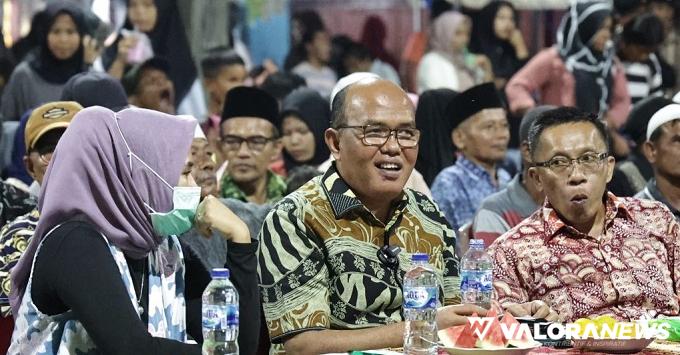 Ketua DPRD Sumbar, Supardi bersama Kepala Puskemas Sialang,...