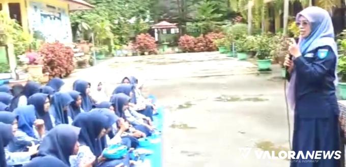 STUNTING: Nakes Lumpo Cegah Stunting ke SMPN 1 IV Jurai