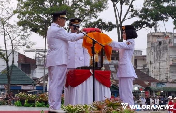 Wawako Bukittinggi Pimpin Upacara Penurunan Bendera HUT RI ke-79