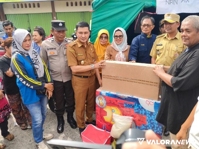 Wawako Padang Serahkan Bantuan untuk Korban Kebakaran di Lubeg