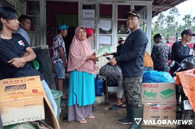 Yang Dipertuan Kinali Serahkan Paket Sembako untuk Korban Banjir Sinuruik