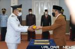 Gubernur Riau, Syamsuar menyerahkan SK sebagai Pj Wali Kota...