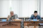 Ketua DPRD Sumbar, Supardi bersama H Rinaldi (kepala SD Al...