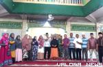 Ketua DPRD Padang, Syafrial Kani foto bersama dengan jemaah...