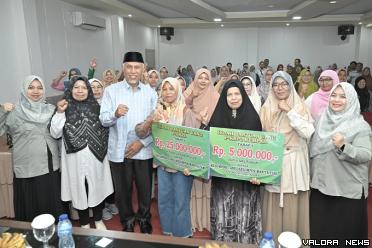 Gubernur Sumbar, Mahyeldi membuka Bimbingan Teknis...