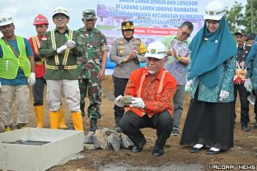 Gubernur Sumbar, Mahyeldi meletakan batu pertama...