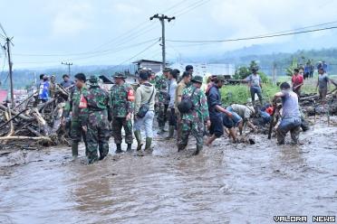 3 Rumah Hanyut Akibat Banjir Lahar Dingin Gunung Marapi di...