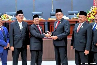 Ketua Sementara DPRD Padang 2024-2029, Muharlion didampingi...