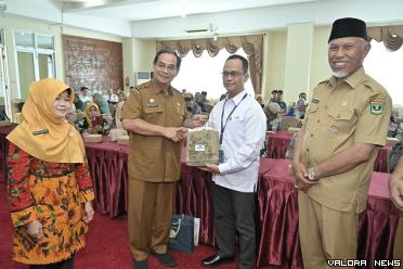 Kepala Badan Kepegawaian Daerah (BKD) Sumbar, Ahmad Zakri...