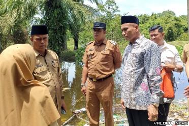 Pjs Bupati Agam, Endrizal dan rombongan, meninjau...