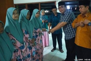 Ketua Tanfidziyah PCNU Padang, Azwandi Rahman didampingi...