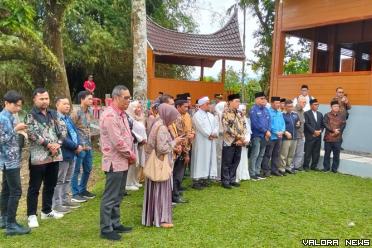 Ketua LWMUI, Lukmanul Hakim Sekretaris Jenderal MUI,...